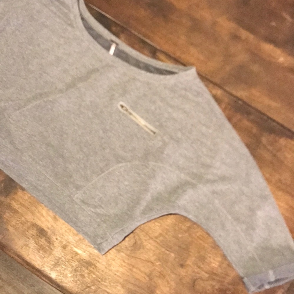 Crop pullover gray